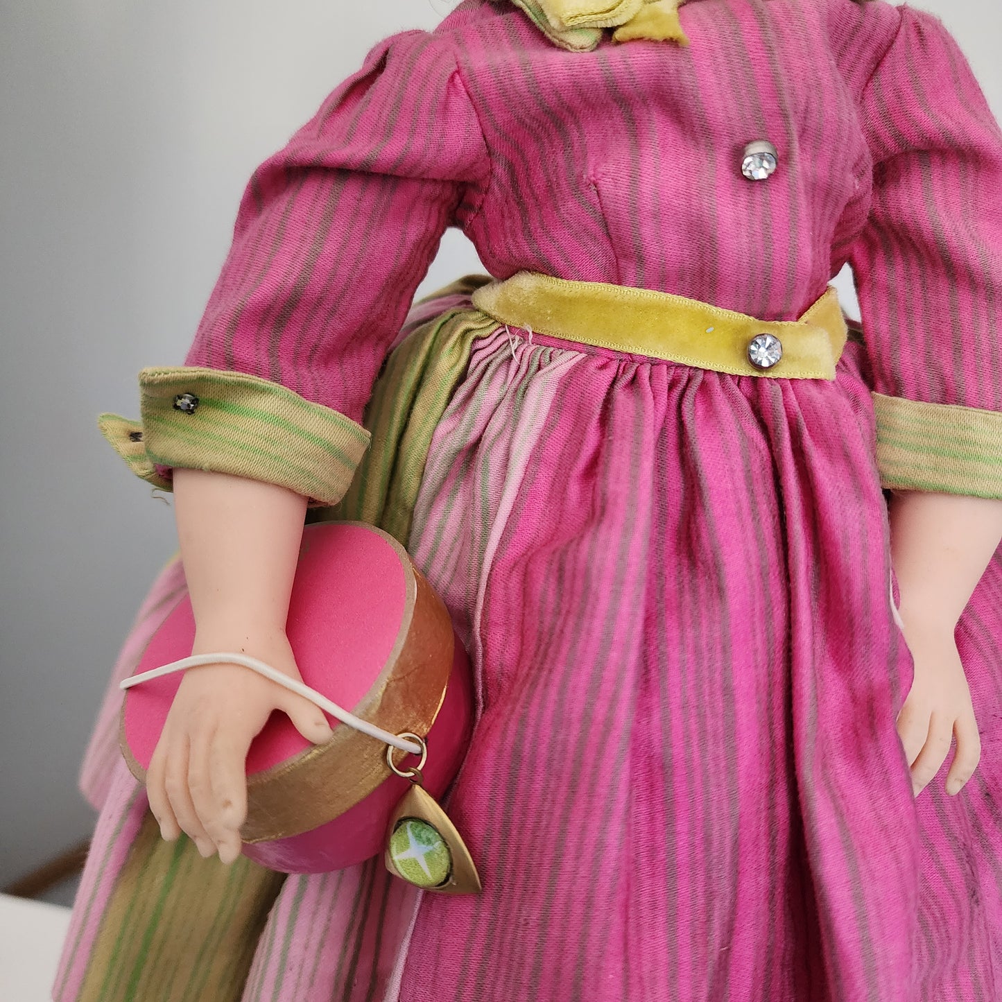 Elise pink hat box