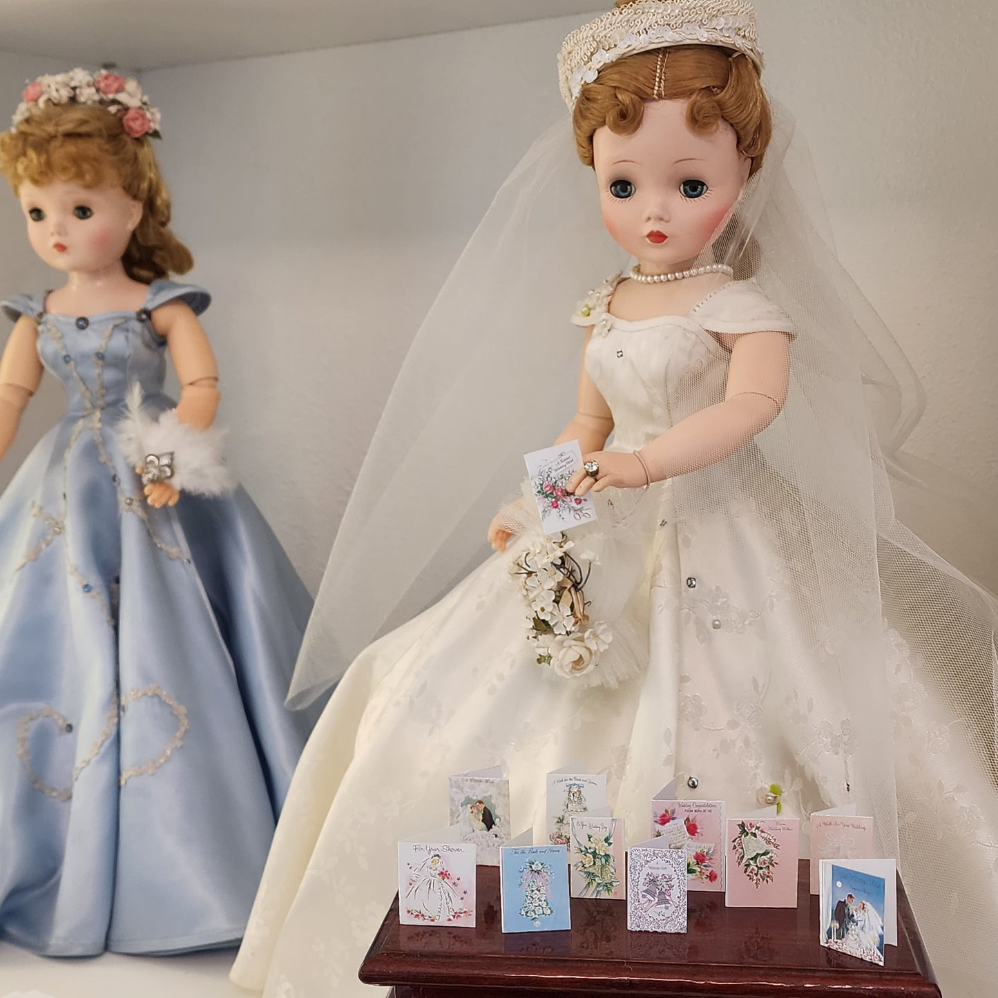Minatare Wedding Cards for Display and Props